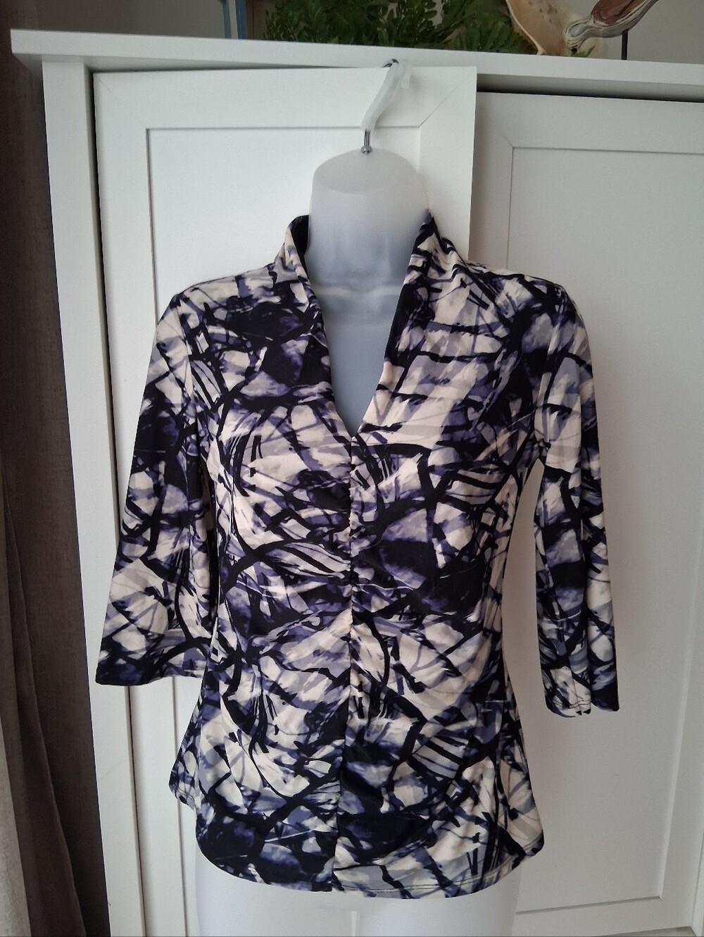 Alfani blouse v-neck ruched bodice blue black white Size XS